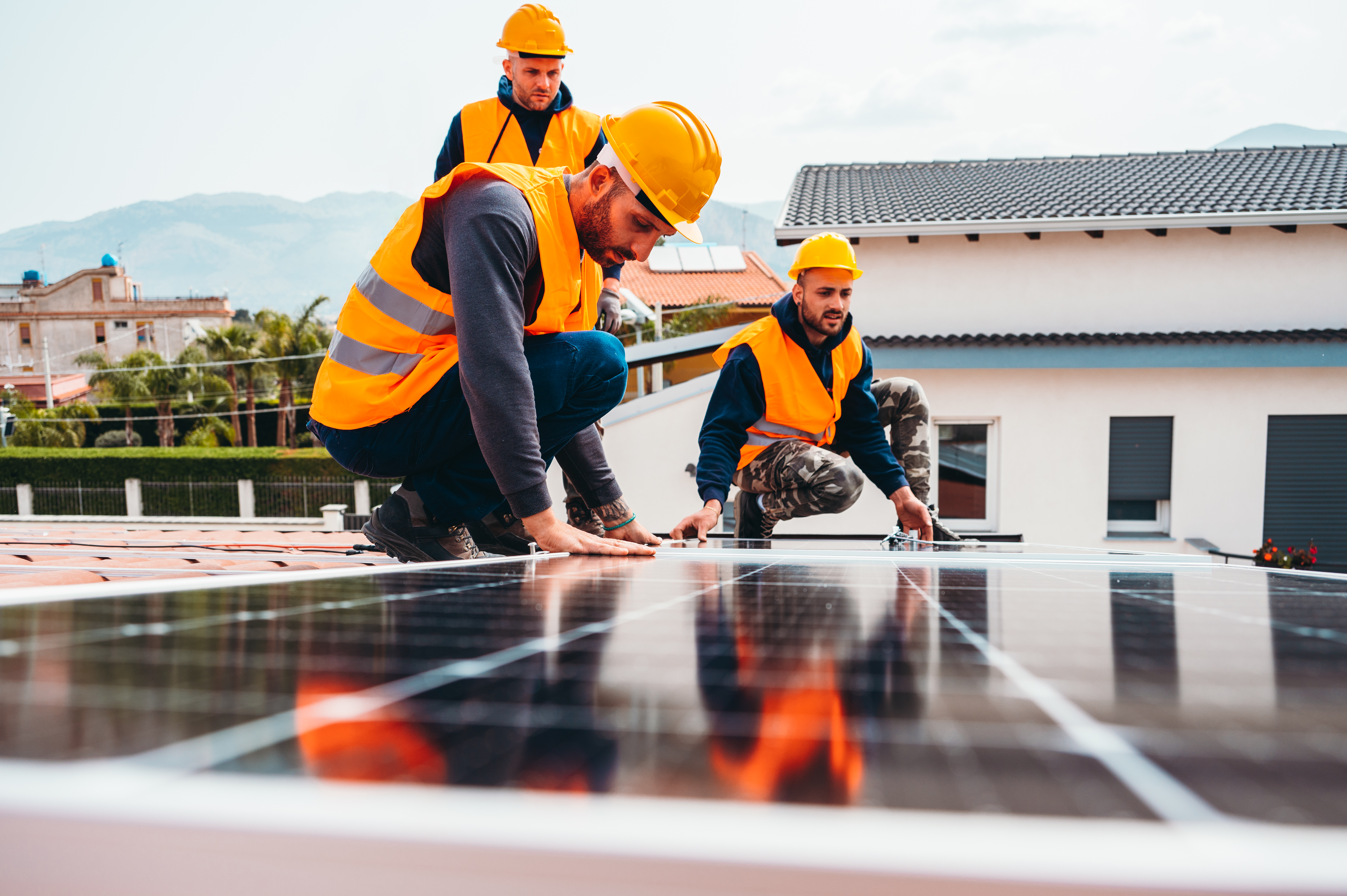 Solar-Panel-Installation--Solar-Panel-Installation-643320-image